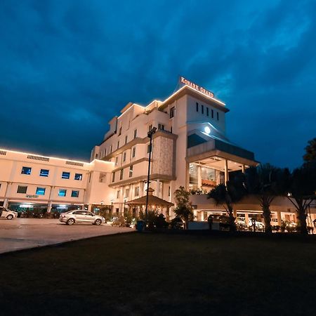 โคนัก แกรนด์ โฮเต็ล Hotel Mirzapur ภายนอก รูปภาพ