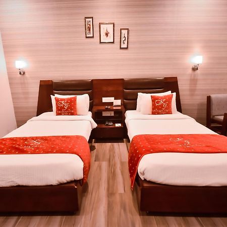 โคนัก แกรนด์ โฮเต็ล Hotel Mirzapur ภายนอก รูปภาพ