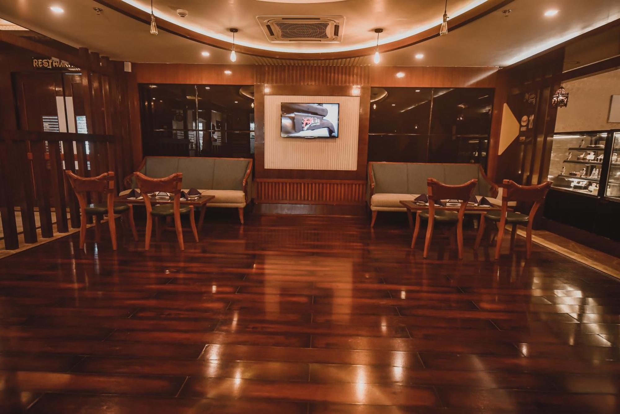 โคนัก แกรนด์ โฮเต็ล Hotel Mirzapur ภายนอก รูปภาพ