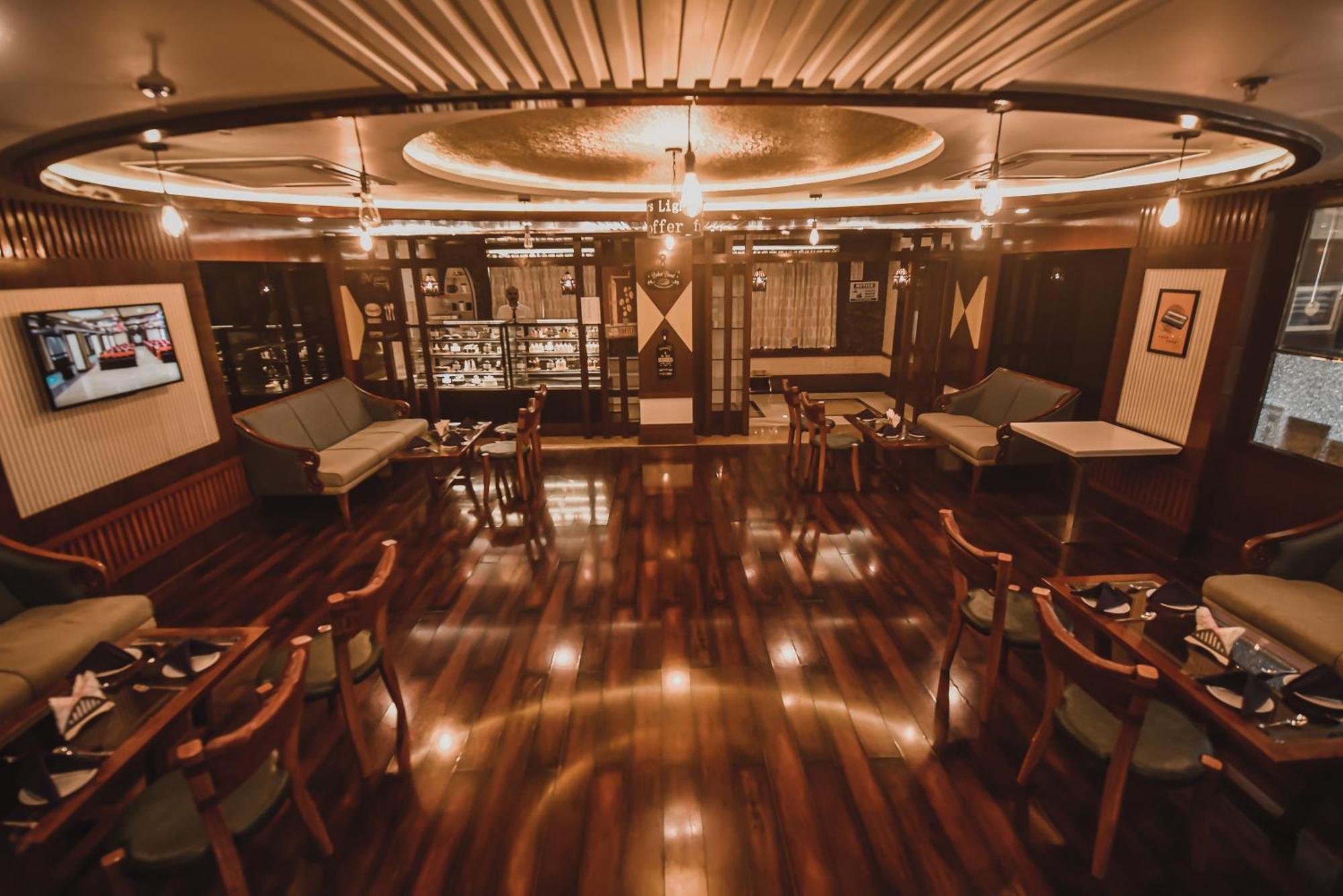 โคนัก แกรนด์ โฮเต็ล Hotel Mirzapur ภายนอก รูปภาพ
