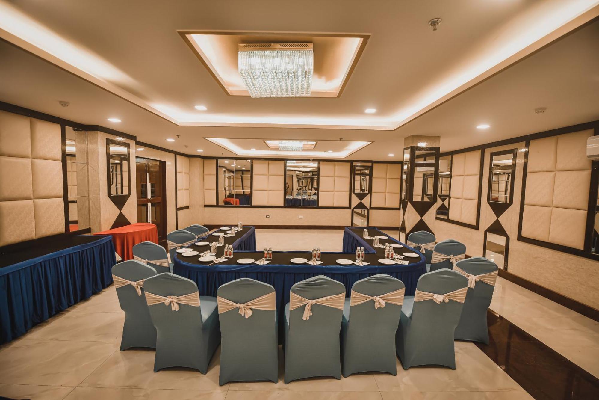 โคนัก แกรนด์ โฮเต็ล Hotel Mirzapur ภายนอก รูปภาพ