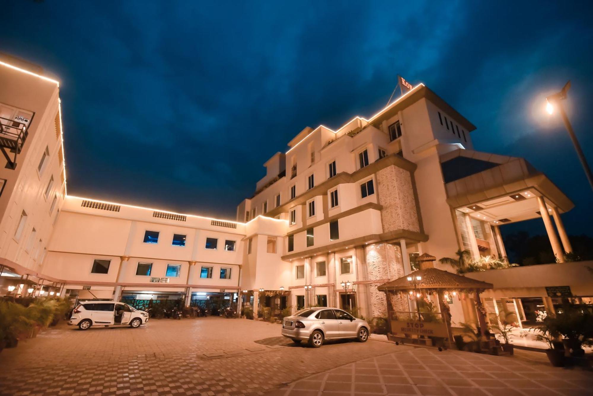 โคนัก แกรนด์ โฮเต็ล Hotel Mirzapur ภายนอก รูปภาพ