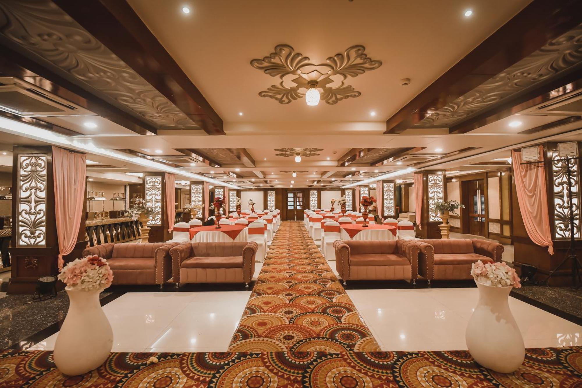 โคนัก แกรนด์ โฮเต็ล Hotel Mirzapur ภายนอก รูปภาพ