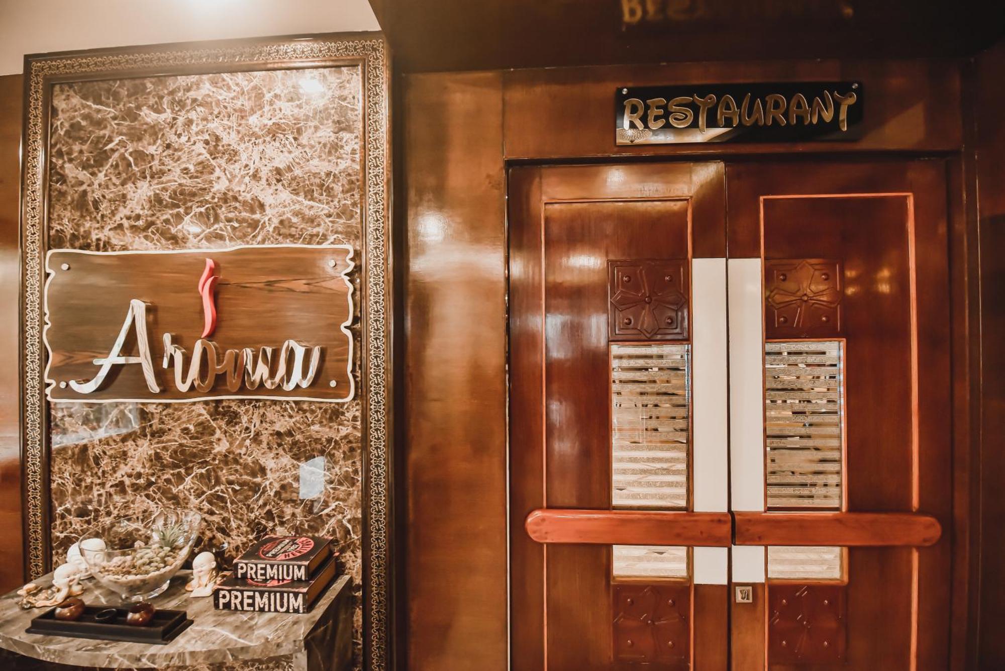 โคนัก แกรนด์ โฮเต็ล Hotel Mirzapur ภายนอก รูปภาพ
