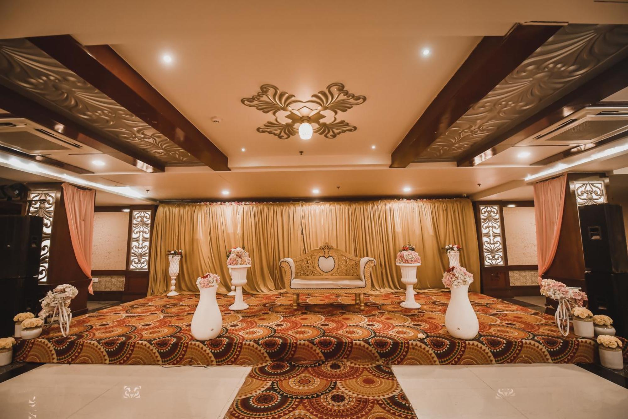 โคนัก แกรนด์ โฮเต็ล Hotel Mirzapur ภายนอก รูปภาพ