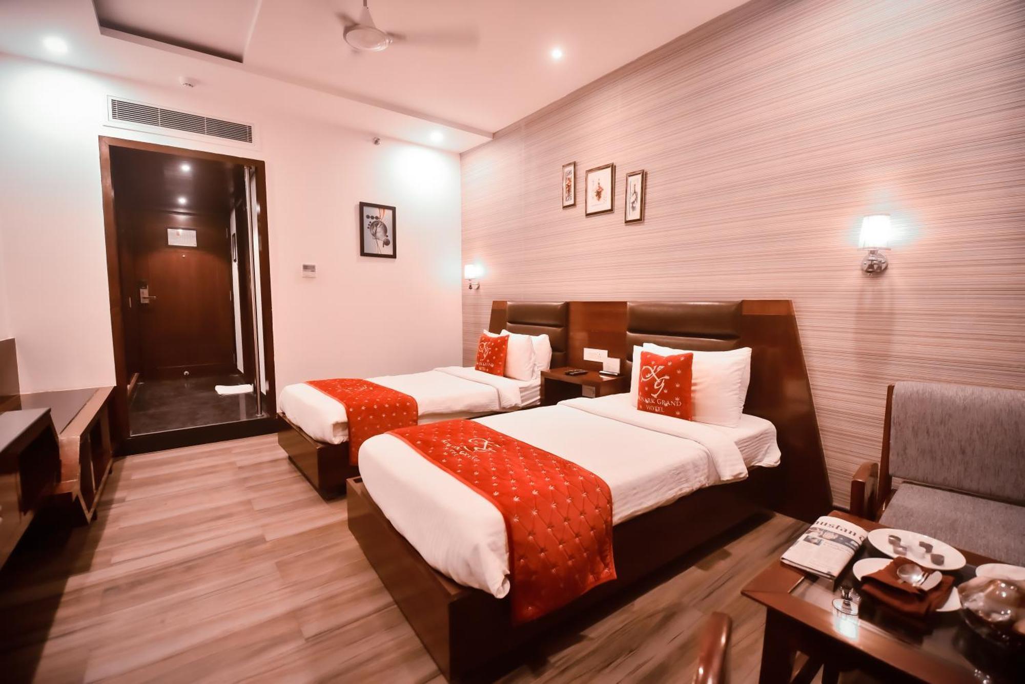 โคนัก แกรนด์ โฮเต็ล Hotel Mirzapur ภายนอก รูปภาพ