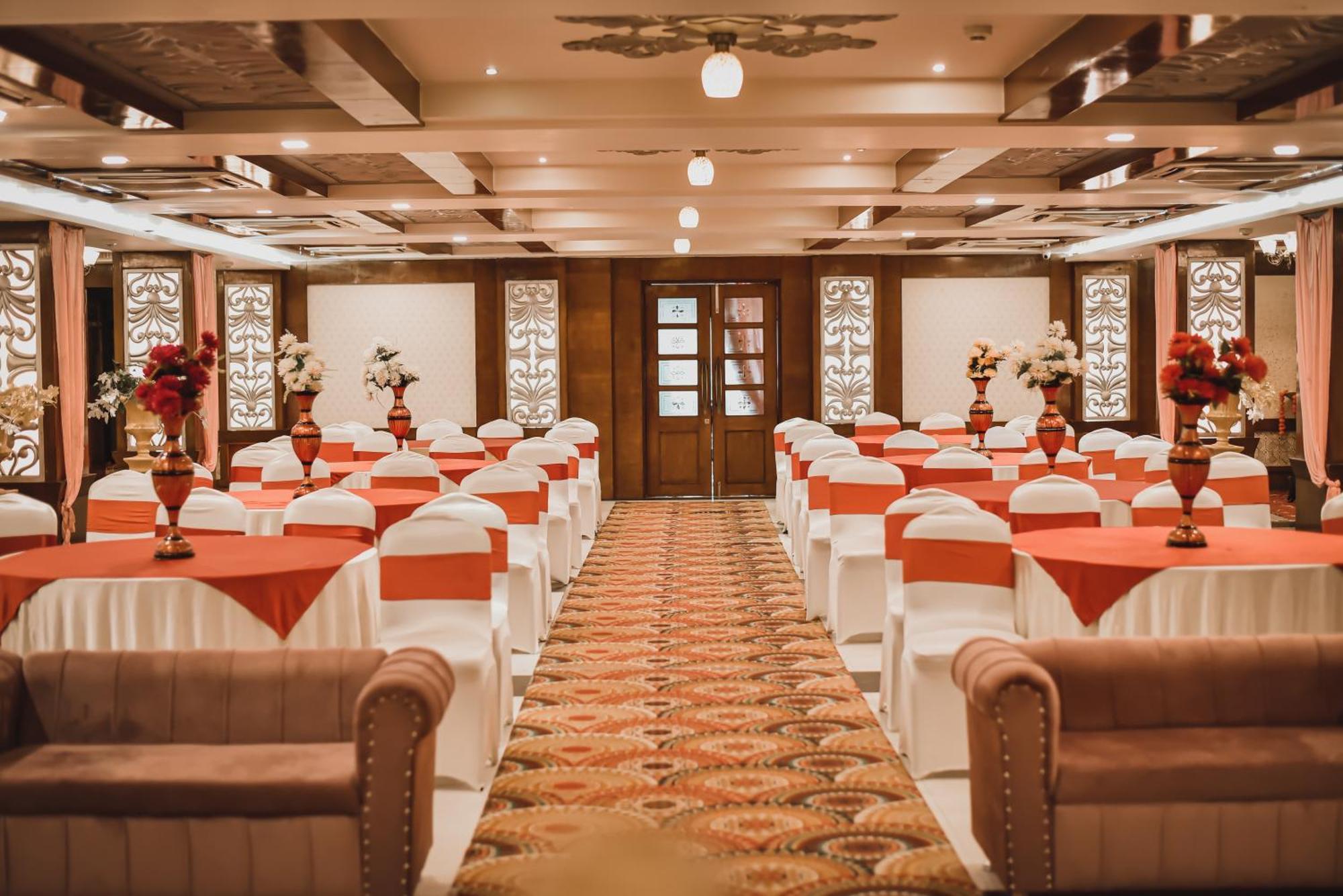 โคนัก แกรนด์ โฮเต็ล Hotel Mirzapur ภายนอก รูปภาพ