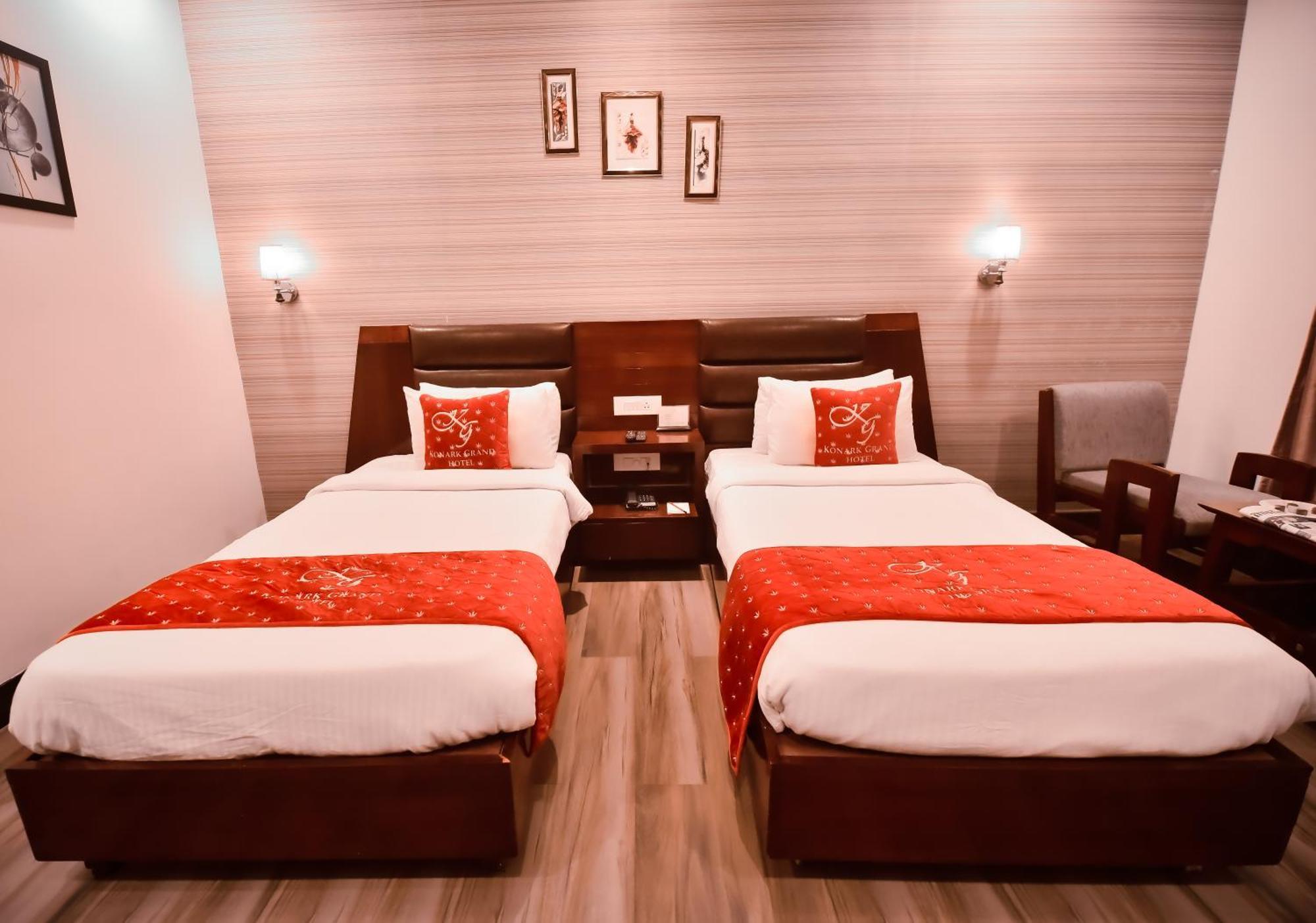 โคนัก แกรนด์ โฮเต็ล Hotel Mirzapur ภายนอก รูปภาพ